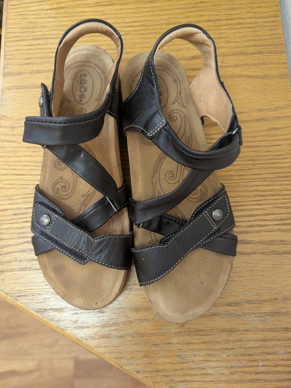 Taos Footwear Black Strappy Comfort Sandals